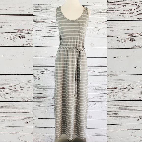 Sonoma Dresses & Skirts - 🎹GREY AND WHITE MAXI DRESS WITH BELT 🎹